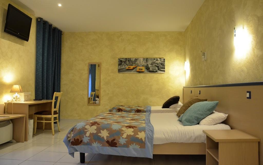 فندق Auberge De Bonpas Logis De France أفينيون المظهر الخارجي الصورة