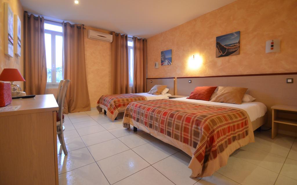فندق Auberge De Bonpas Logis De France أفينيون الغرفة الصورة