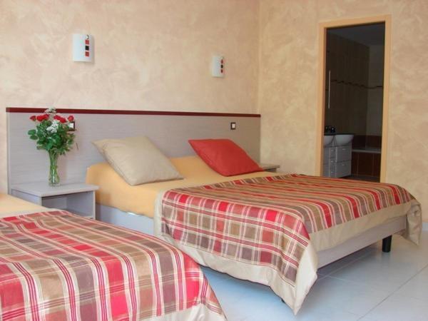 فندق Auberge De Bonpas Logis De France أفينيون الغرفة الصورة